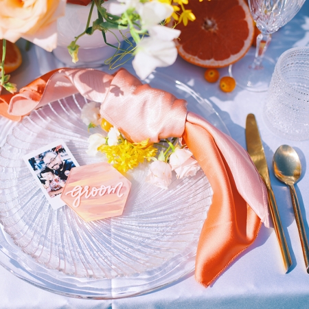 Ocean Breeze Salad, Oasi Charger, Clear Olivia, Coral Majestic, Brushed Satin Saffron