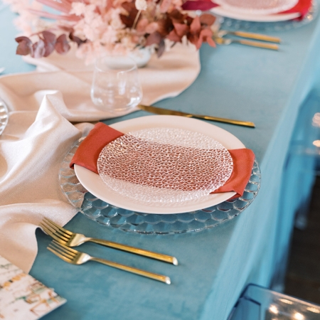 Ocean Velvet Linen, Chandler Salad Plate, Indes Copper Bengaline Napkin, Bevel Glass Charger, Champagne Metallic Burlap Runner