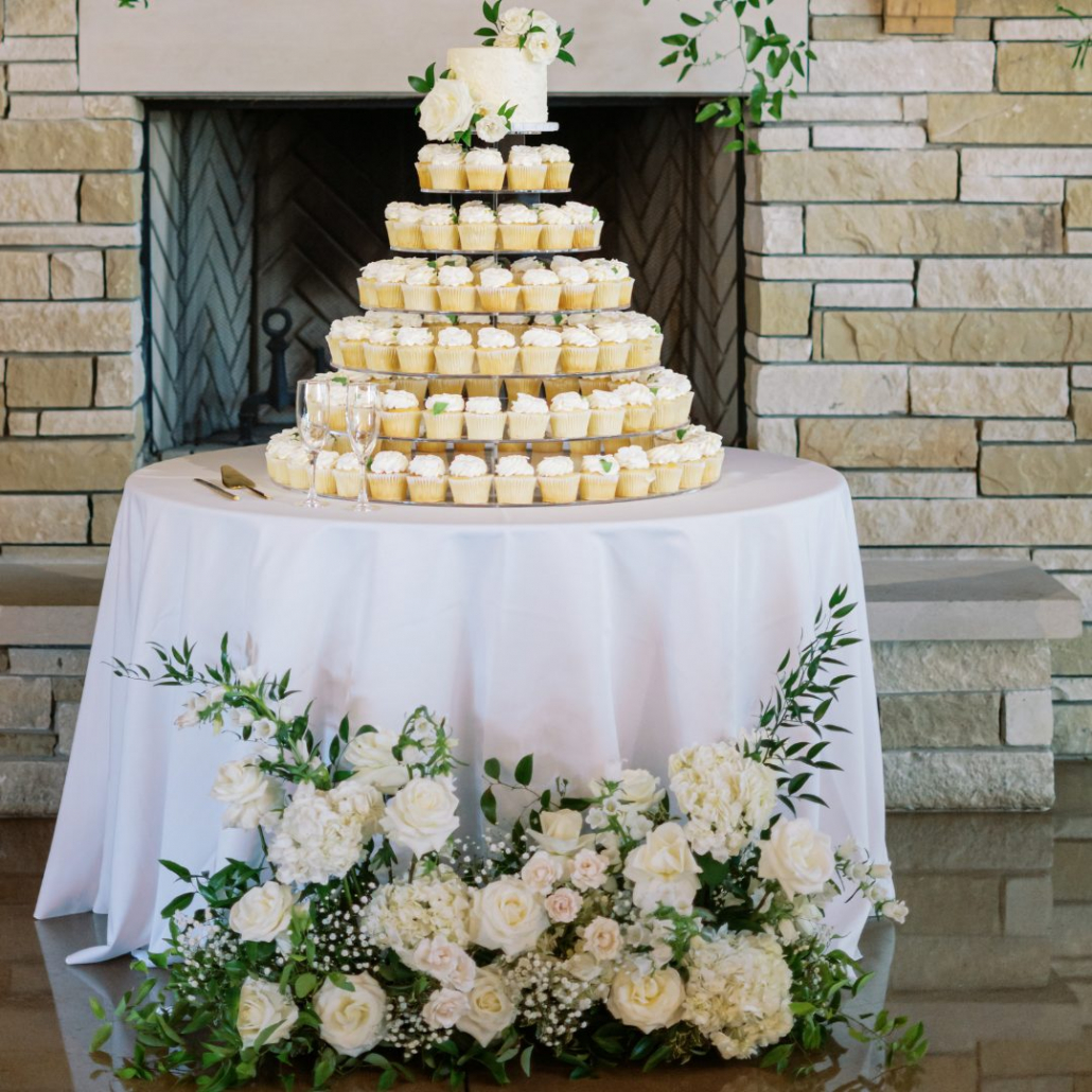 7 TIER ACRYLIC CUPCAKE STAND