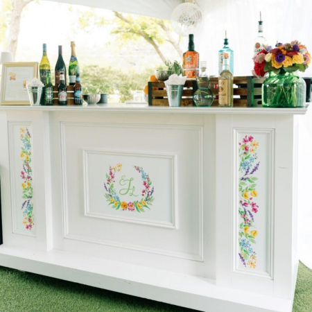 White Traditions Bar with Vinyl - Isabella Macias Photography - Woodbine Mansion