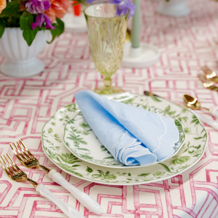 Deco Pink, Powder Blue Scalloped Napkin, Elba White Flatware, Eleanor Fern Plates, Melodia Moss Goblet - Ally Joe Photography - Studio 717